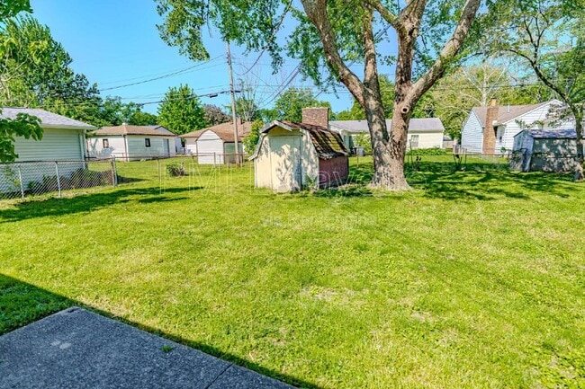 Photo - 2310 Sequoya Dr