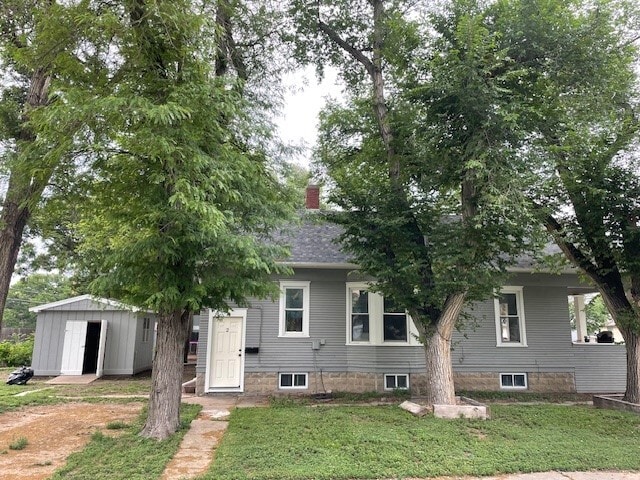 Building Photo - 301 E 6th St Unit Downstairs Apartment #2