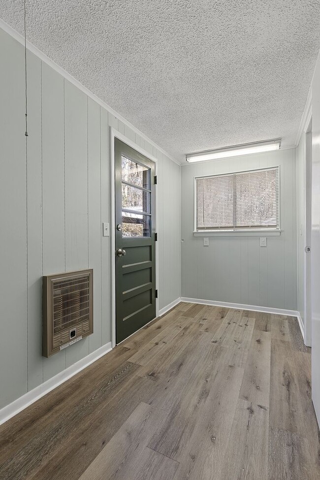 Photo - For Rent - Adorable 4BR 2BA house - East R...