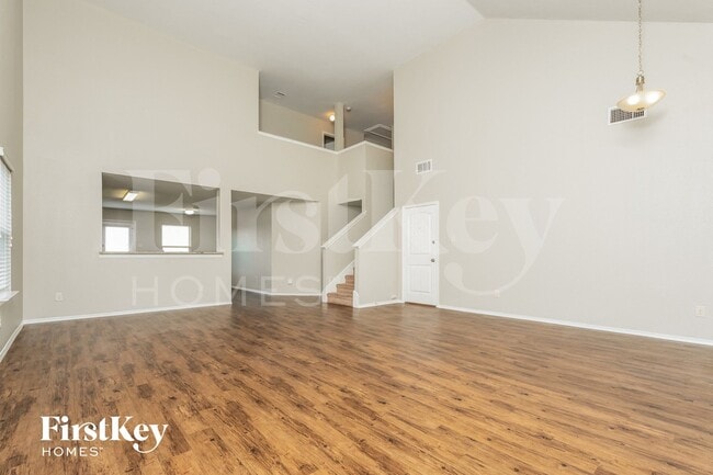 Photo - 223 Thoroughbred St