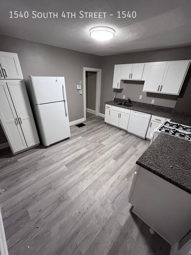 Huge Merion Village 3Bed Duplex! Townhome Townhome Rental in