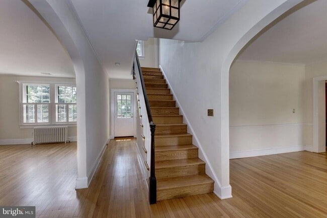 Photo - 4706 32nd St N