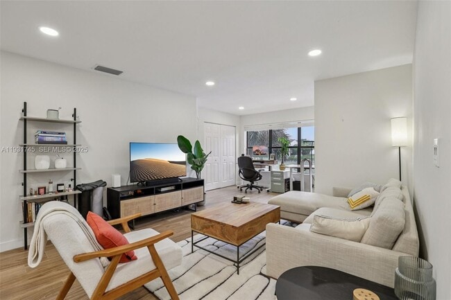 Building Photo - 2926 S University Dr Unit 6204