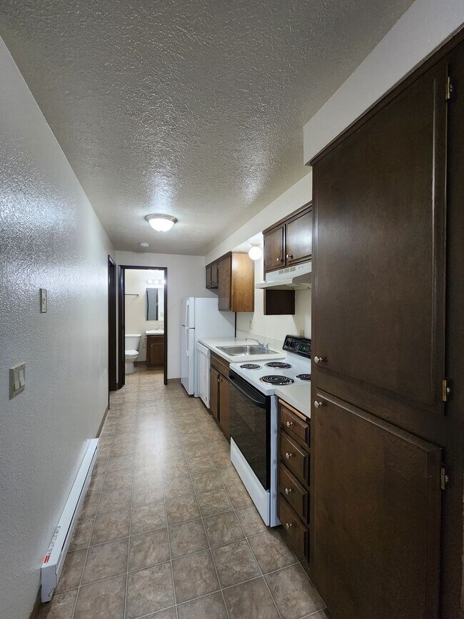 338-Fir Knoll Court Apartments
