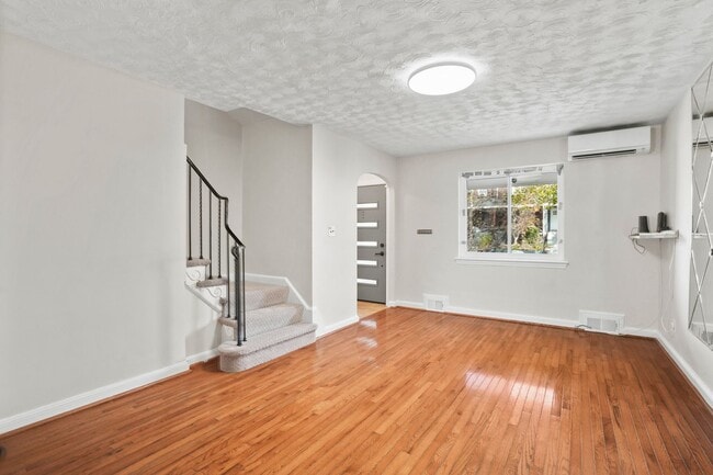 Photo - Brentwood Beauty