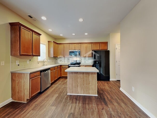 Photo - 228 Pearson Pl