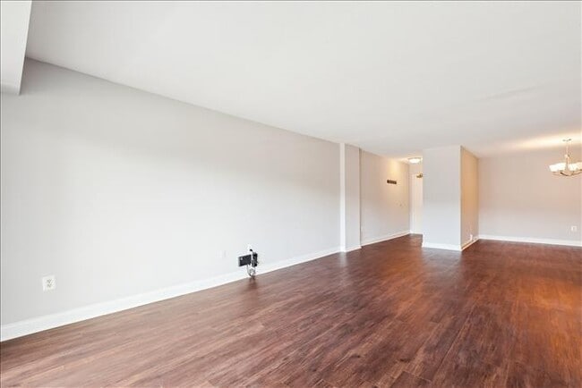Photo - 1300 Army Navy Dr Unidad 225