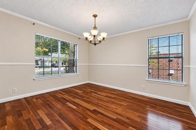 2616 Oakwood Glen Dr