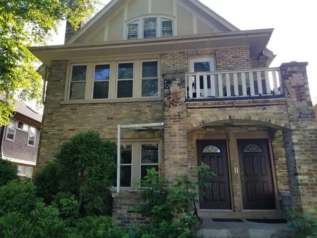 Building Photo - 3037 N. Downer Ave Unit Main