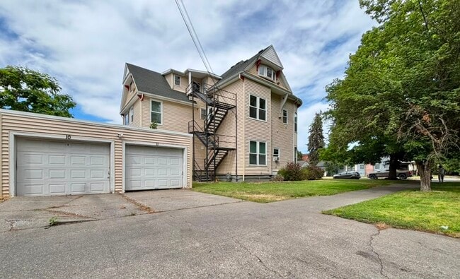 Photo - 176 S Chestnut St Unidad 9