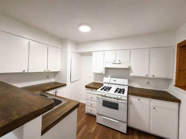 Photo - 610 Gunter St