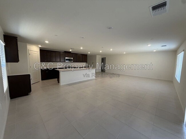 Photo - 2208 S Helm Ave