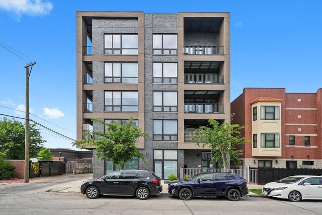 Photo - 2342 W Adams St Condo Unit 304