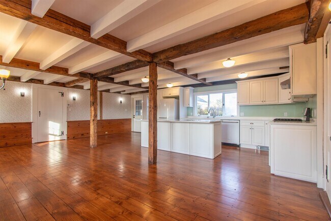 Photo - 267 N River Rd