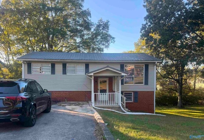 Building Photo - 3201 Delia Ln NW