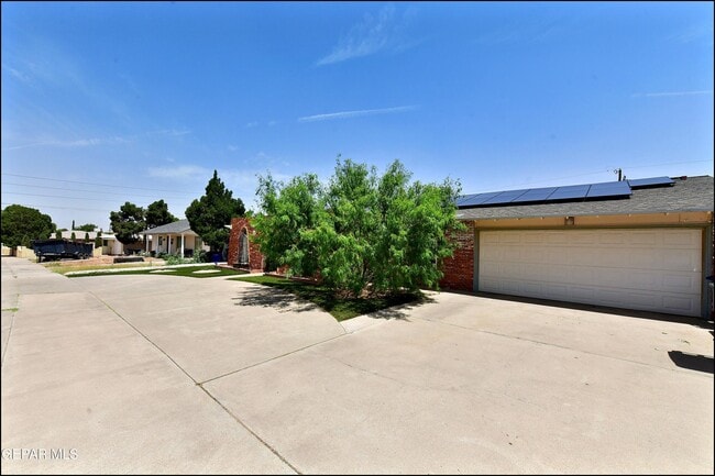 Photo - 9125 W H Burges Dr