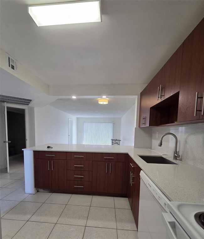 Photo - 8040 N Colony Cir Unit 105