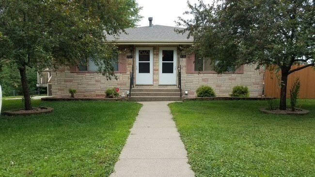 Building Photo - 4 Bedroom Duplex Rental