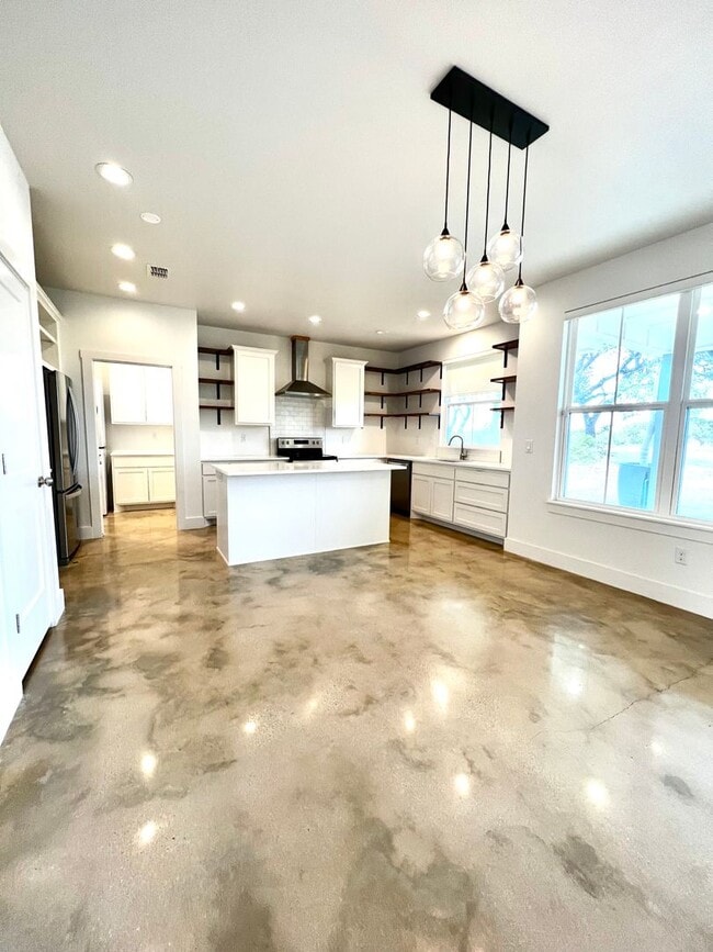 Photo - 3/2 For Lease in The Summit.