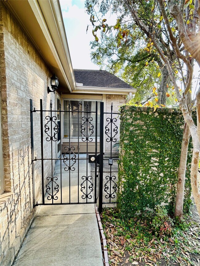 Photo - 11699 Village Pl Dr