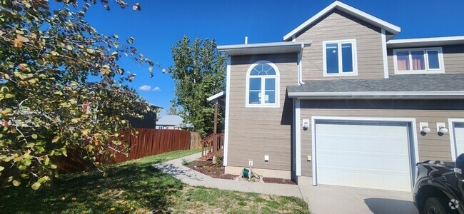 Building Photo - 1111 Biehl Dr Rental