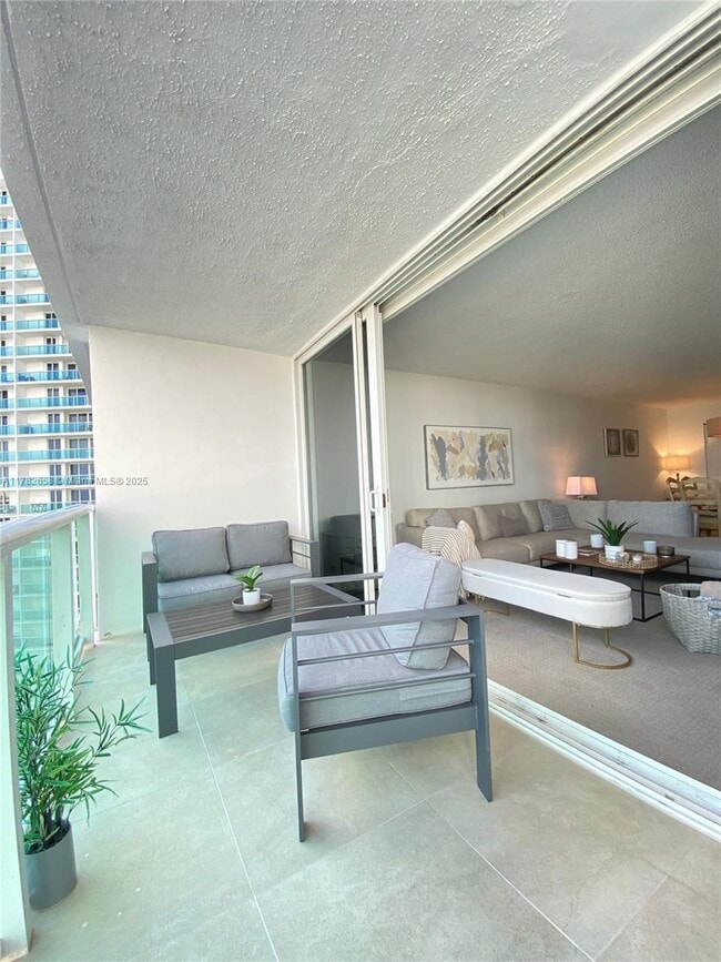 Photo - 100 Bayview Dr Unit 906