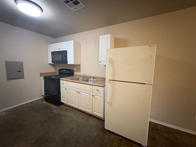 Photo - Newer construction 2 bedroom/1 bathroom house with Central Air & Heat!