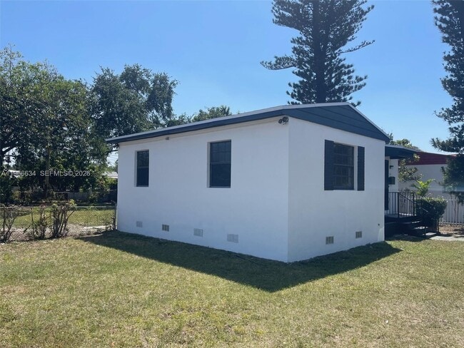 Photo - 720 NW 134th St