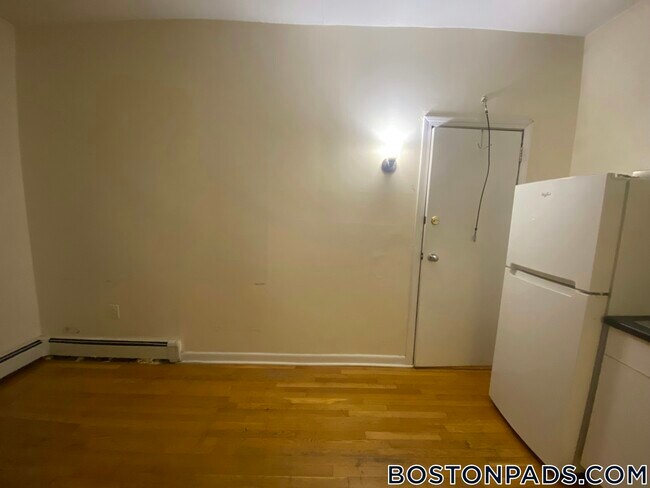 Photo - 53 S Huntington Ave Unidad 103