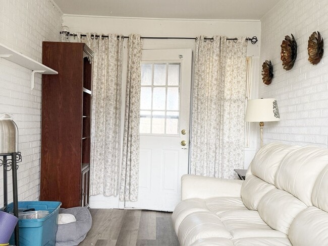 Photo - 3318 Conlin Ave