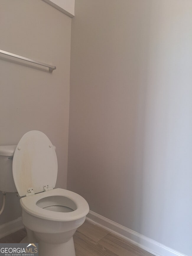 Photo - 5646 One Lake Way