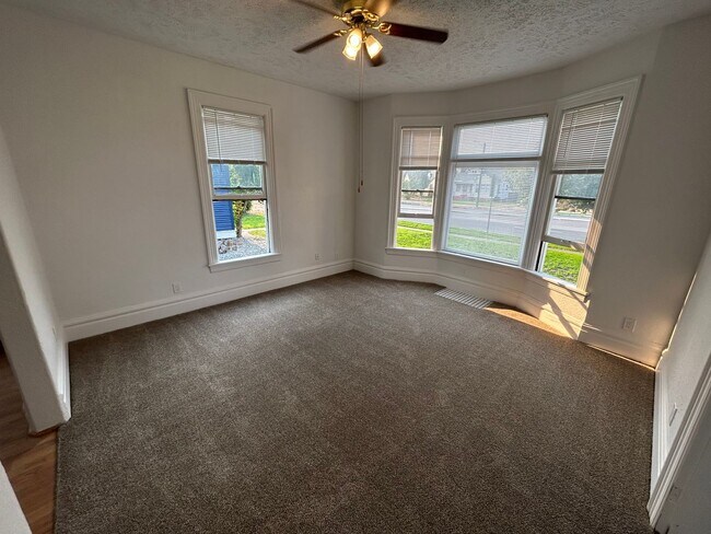 Photo - 803 E Mission Ave Unidad 803