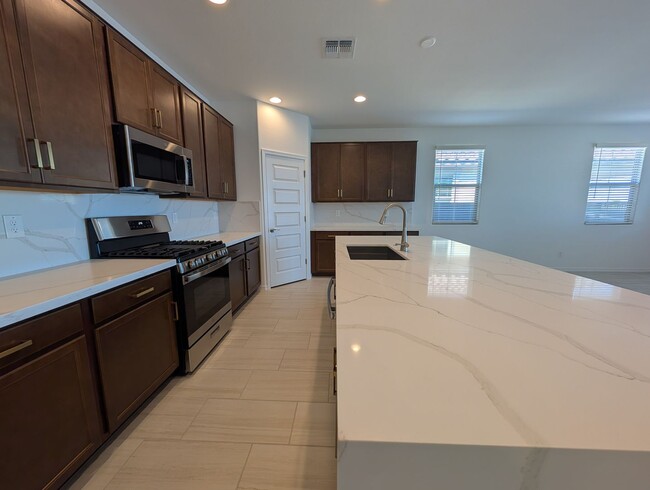 Photo - 4 Bedroom 3 Bathroom Home