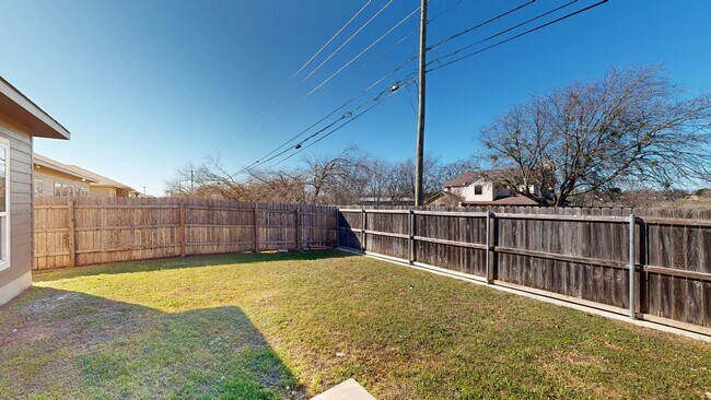 Photo - Gorgeous gem in a quite neighborhood in Te...