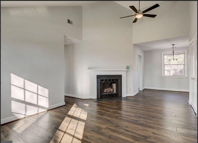 Photo - 2701 Arlington Blvd Apartment