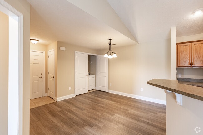 2BR, 2BA