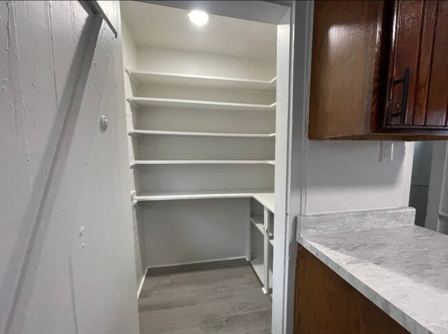 Photo - 227 W Franklin St