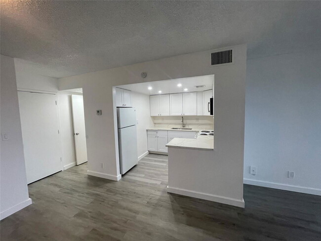 Photo - 2029 NW 46th Ave Condominio Unidad 504