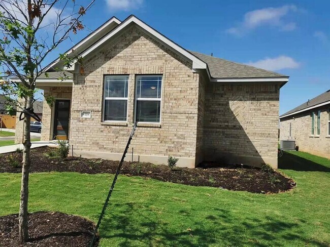 Photo - 118 Dedina Dr