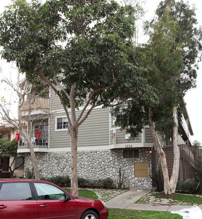 Photo - 1124 E 2nd St