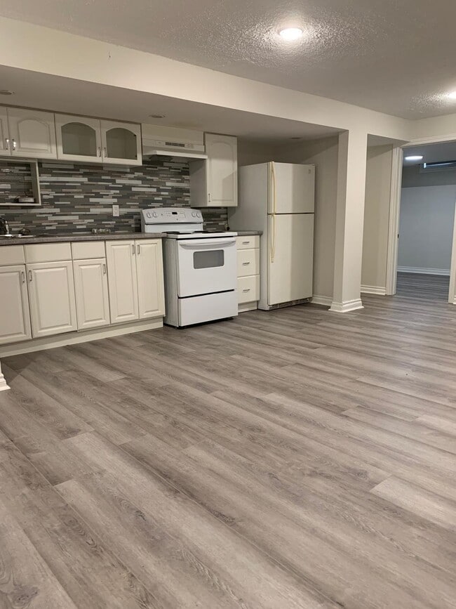 58 Farrier Dr