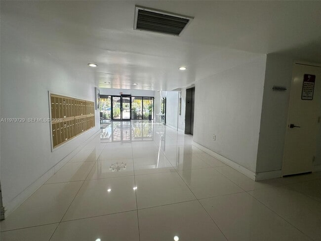 Photo - 200 Lakeview Dr Unit 111