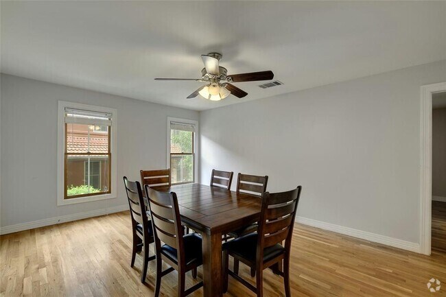 Building Photo - 2101 N Lamar Blvd Unit 7 A Rental