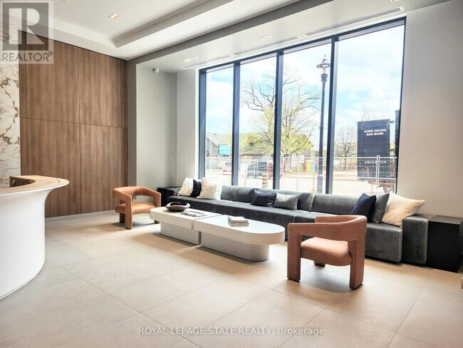 Photo - 2075 Lakeshore Rd. Unit 1006