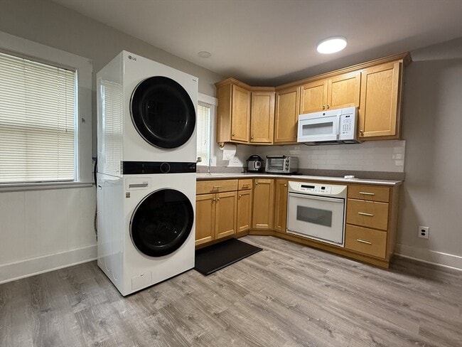Building Photo - 89 Mill St Rental