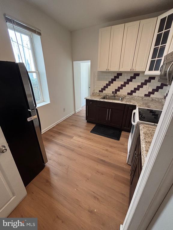 Photo - 867 N 50th St