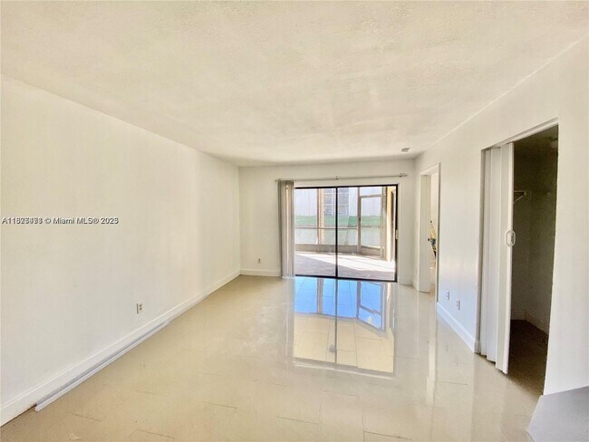 Photo - 3199 Foxcroft Rd Unidad 113