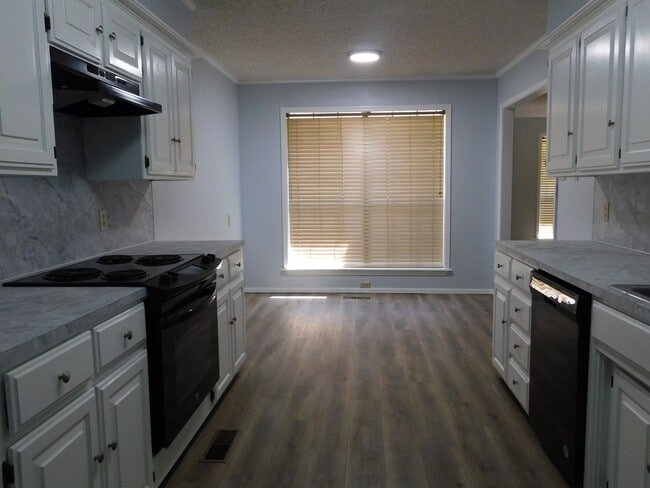 Photo - 2 Bed 2 Bath Duplex Newly Renovated
