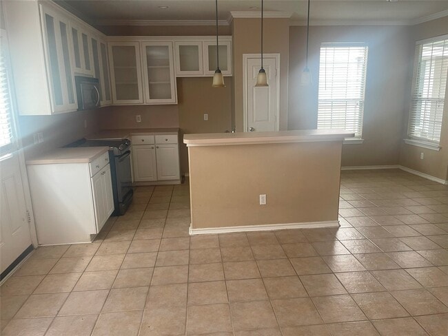 Photo - 5815 Vinemont Ln