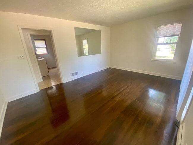 Photo - 2 Bedroom and 1 Bathroom house Available Now!